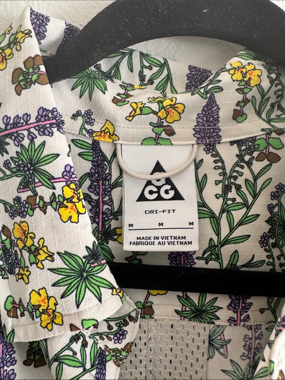 Nike ACG Snowgrass Floral Dri-FIT UV Button Down Shirt M Relaxed Oversized NWOT - Picture 2 of 6